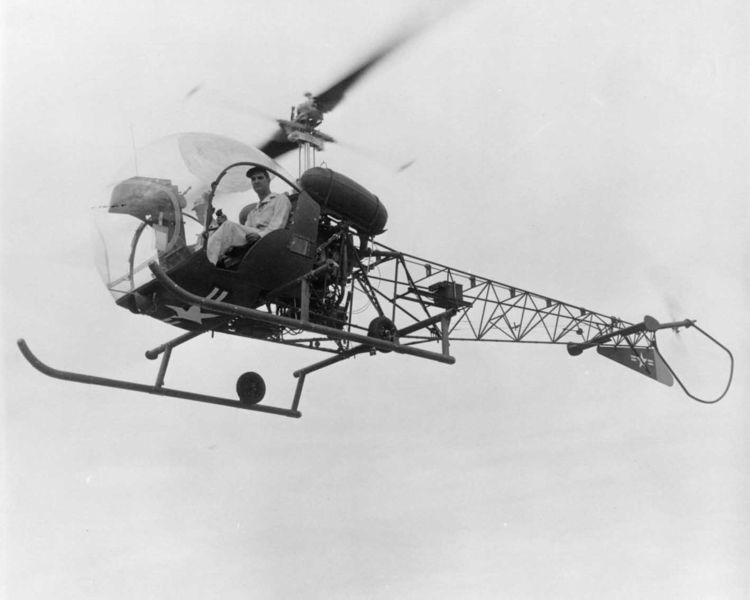 Soubor:Bell 47-OH-13 inflight bw.jpg