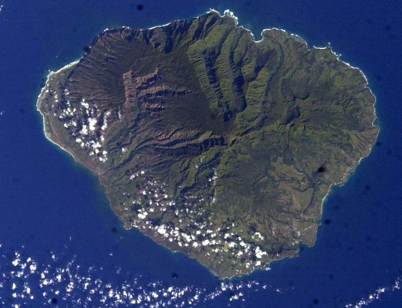 Soubor:Kauai from space 2.jpg