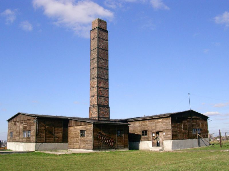 Soubor:KrematoriumMajdanek.JPG