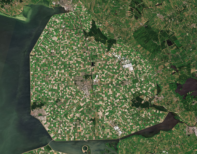 Soubor:Noordoostpolder by Sentinel-2.jpg