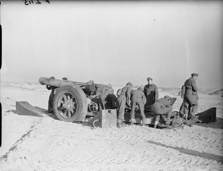 Soubor:8inchHowitzerCalais12January1940.jpg