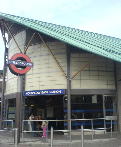 Soubor:Hounslow East Station.JPG