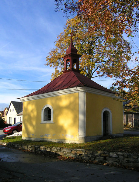 Soubor:Bílý Kámen, chapel.jpg