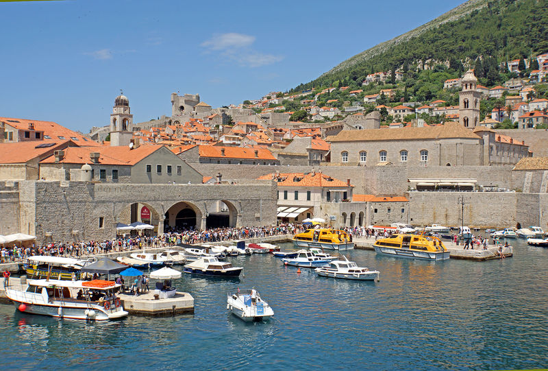 Soubor:Croatia-01870-Old Port-DJFlickr.jpg