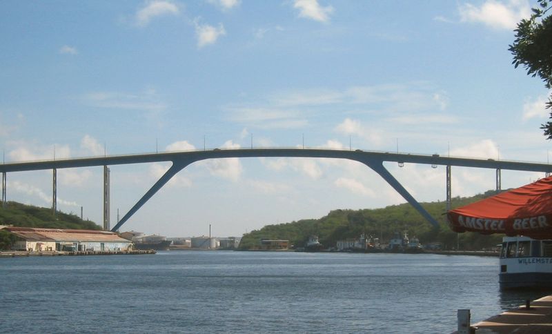 Soubor:Willemstad brug.JPG