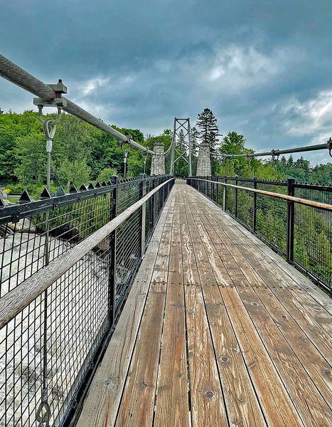 Soubor:Quebec-1659-Suspension Bridge-DJFlickr.jpg