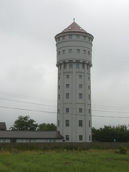 Soubor:Vodárenská věž v Karviné.jpg