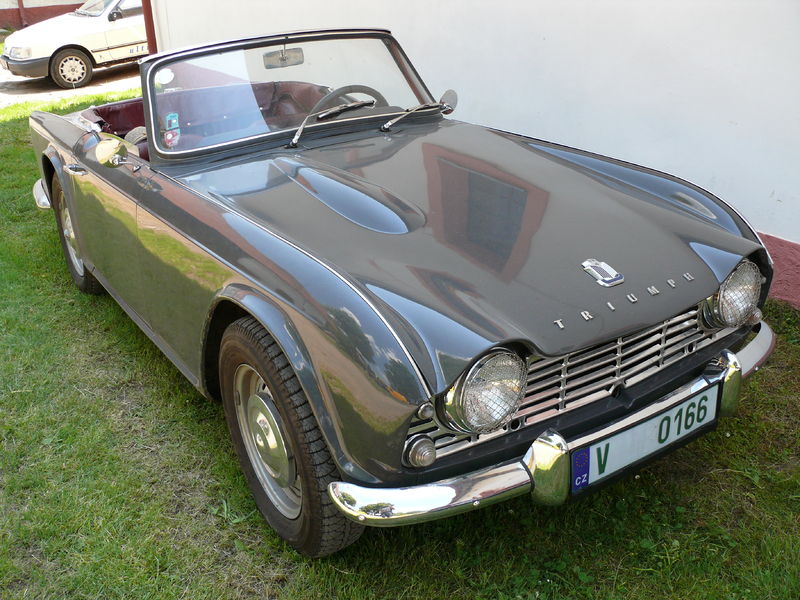 Soubor:Triumph tr4-front.jpg