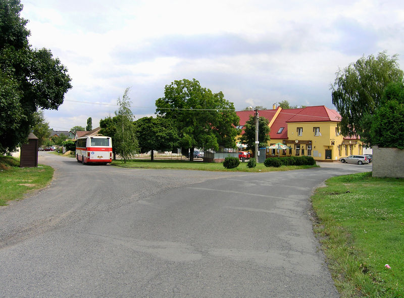 Soubor:Čakovičky, Common.jpg