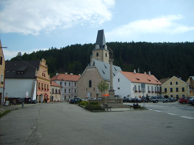 Soubor:Rozmberk namesti.JPG