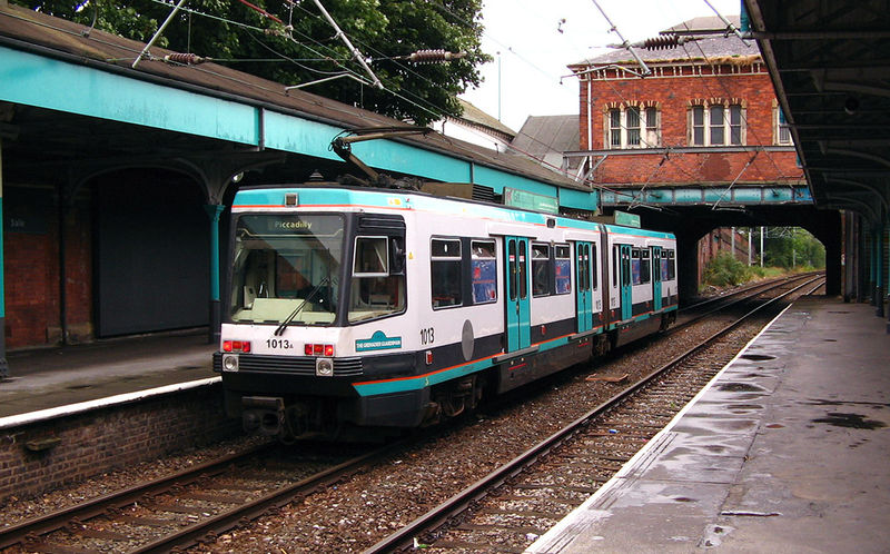 Soubor:Sale Metrolink station.jpg