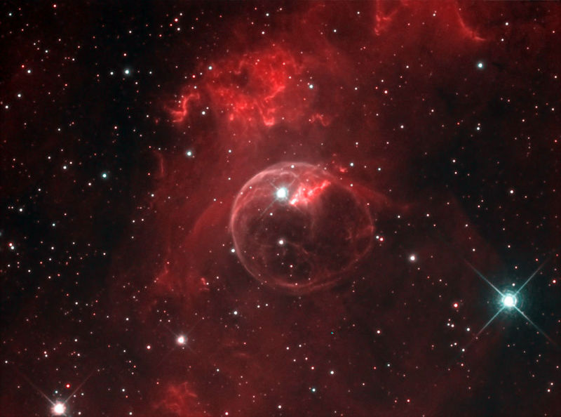 Soubor:NGC 7635 (vivid).jpg