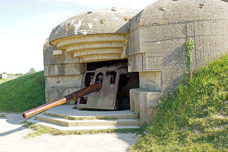 Soubor:France-000759-Longues-sur-Mer Battery-Gun 2-DJFlickr.jpg