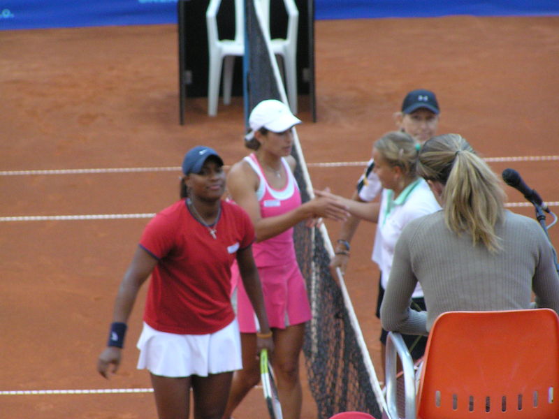 Soubor:MNavratilova-BStrycova-ECM-2006-75.jpg