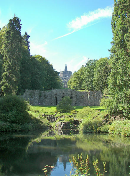 Soubor:Schlosspark Wilhelmshöhe Plutogrotte 01.jpg