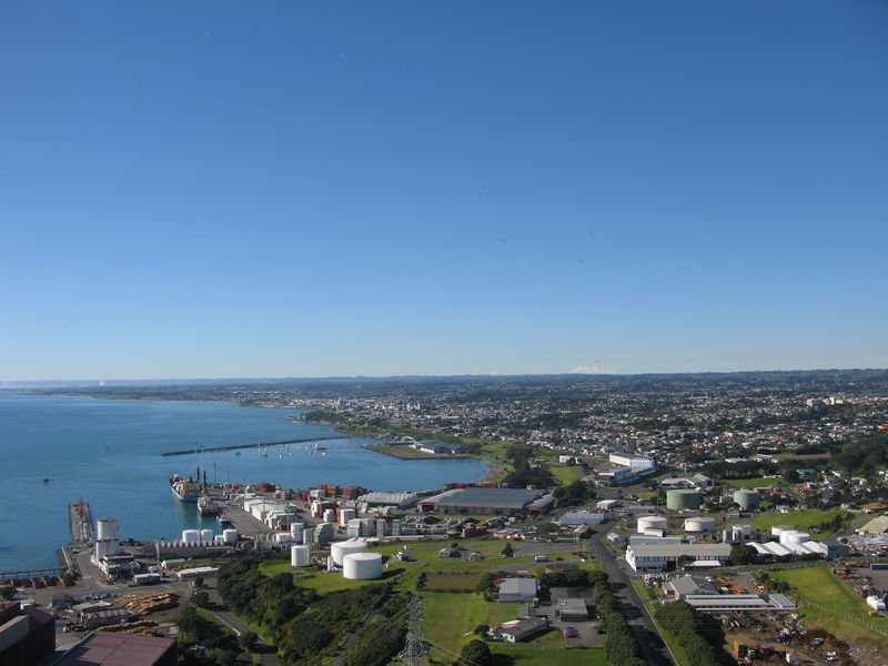 Soubor:Views across new Plymouth.jpg