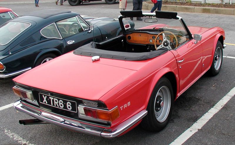 Soubor:1972.triumph.tr6.red.arp.jpg