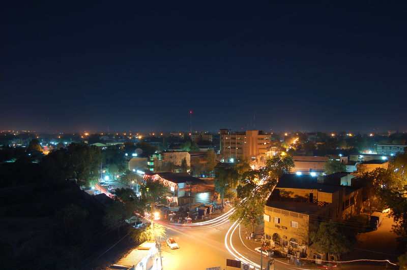 Soubor:Niamey night.jpg