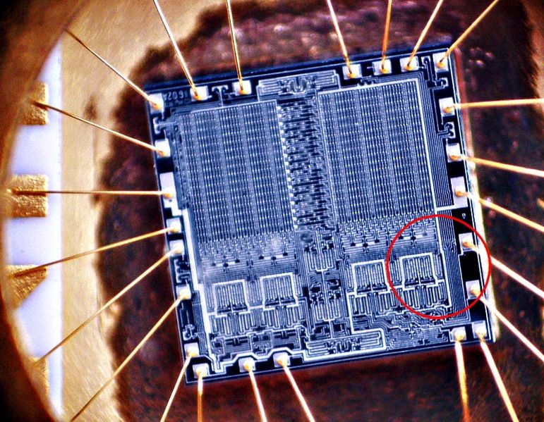 Soubor:Eprom-střední.jpg