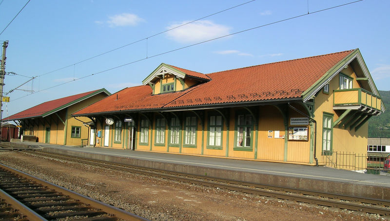 Soubor:Vikersund station.jpg