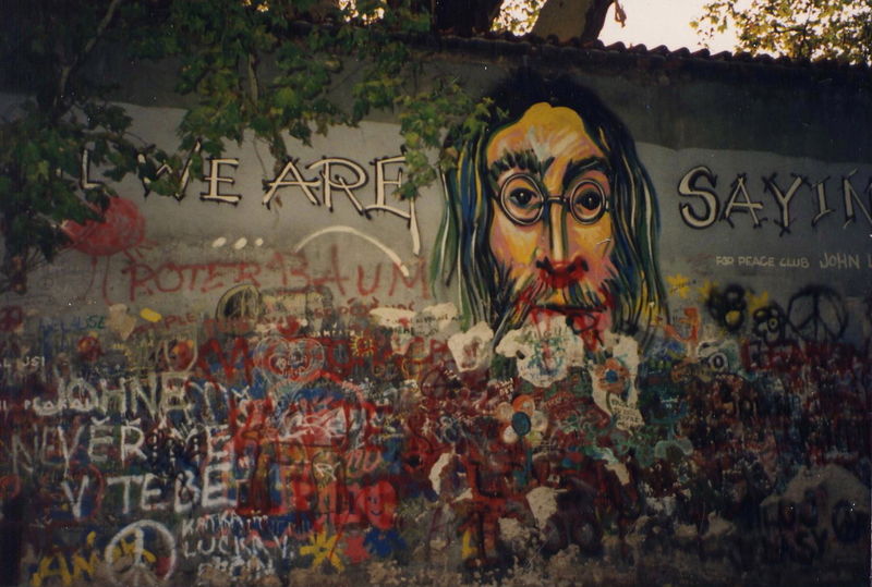 Soubor:PrahaJohnLennon1993.jpg