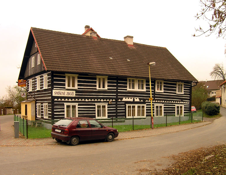 Soubor:Zahrádky, grocery.jpg