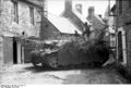 Bundesarchiv Bild 101I-721-0387-11, Frankreich, Sturmgeschütz III in Ortschaft.jpg