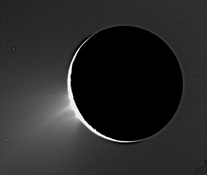 Soubor:Fountains of Enceladus PIA07758.jpg