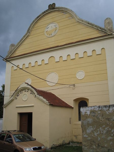 Soubor:Synagoga ve Strážnici.JPG