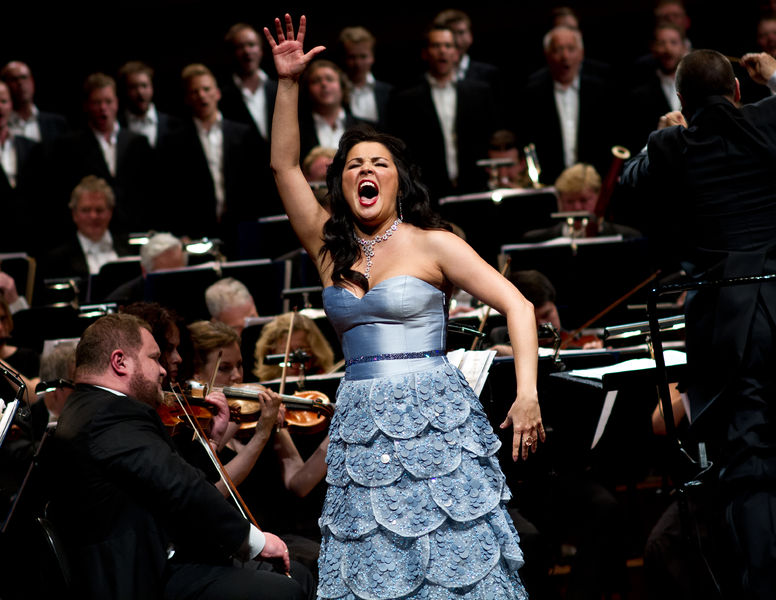 Soubor:Anna Netrebko DRs Koncerthus.jpg