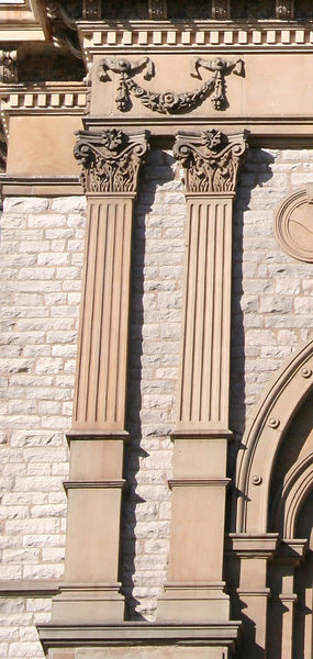 Soubor:Architecture-pilasters.jpg