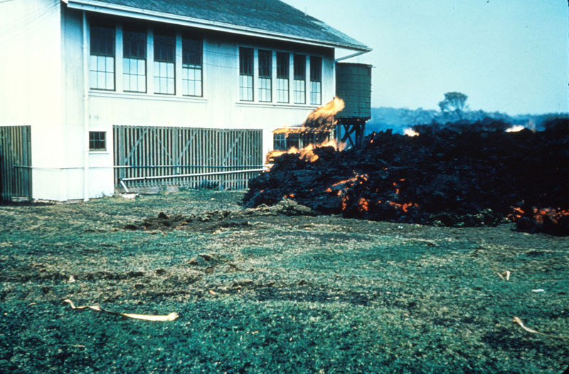 Soubor:Kapoho school destruction.jpg