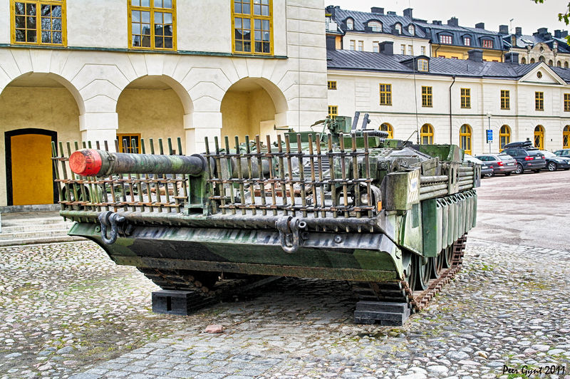 Soubor:Swedish Tank Stridsvagn 103-Flickr2011.jpg