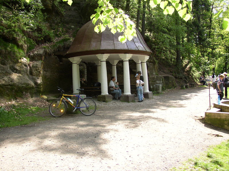 Soubor:Studánka svaté Zdislavy.JPG