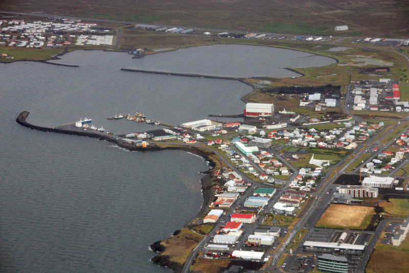 Soubor:Ytri-Njarðvík, Reykjanesbaer, Iceland.jpg