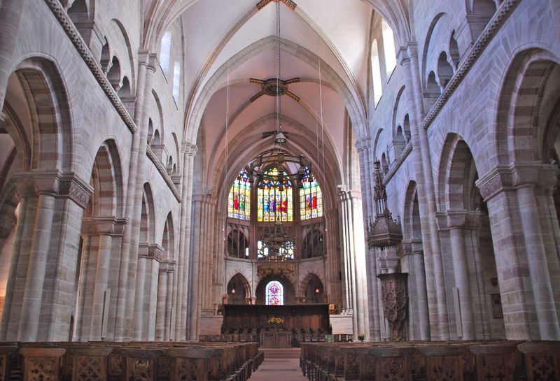 Soubor:Basler Muenster Mittelschiff.jpg