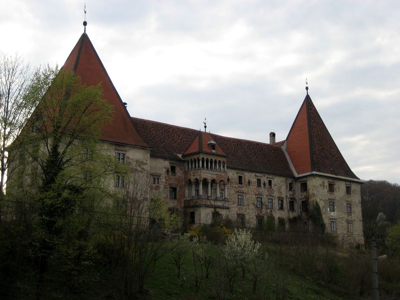 Soubor:Schloss Spielfeld.jpg