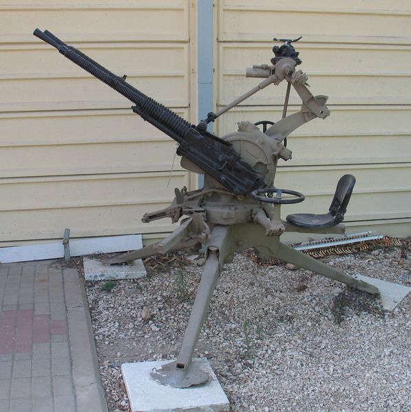 Soubor:Hotchkiss-13.2mm-x2-AA-machine-gun-batey-haosef-2-1.jpg