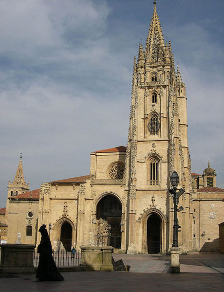 Soubor:Catedral oviedo.jpg