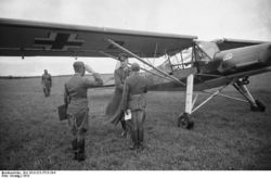 Bundesarchiv Bild 101I-323-2723-28A, Russland, Fi 156.jpg