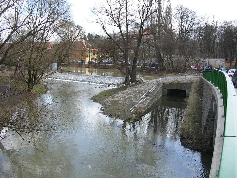 Soubor:Záběhlický splav.jpg