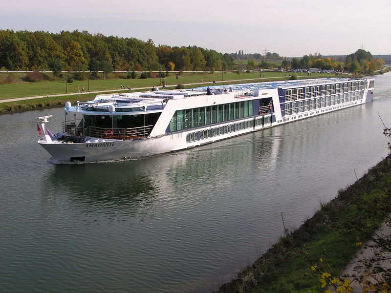 Soubor:Main-Donau-Kanal bei Nbg.JPG