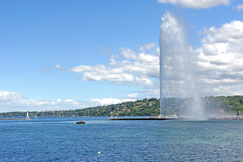 Soubor:Switzerland-02806-Jet d’Eau-Flickr.jpg