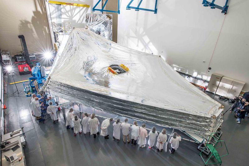 Soubor:James Webb telescope sunshield.jpg