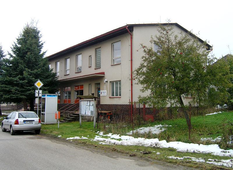 Soubor:Komorovice, municipal office.jpg