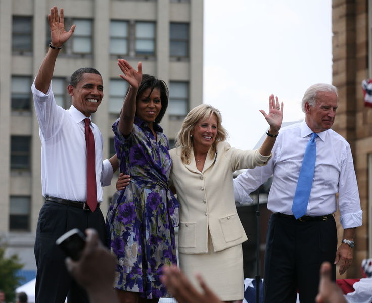 Soubor:Obamas and Bidens.jpg