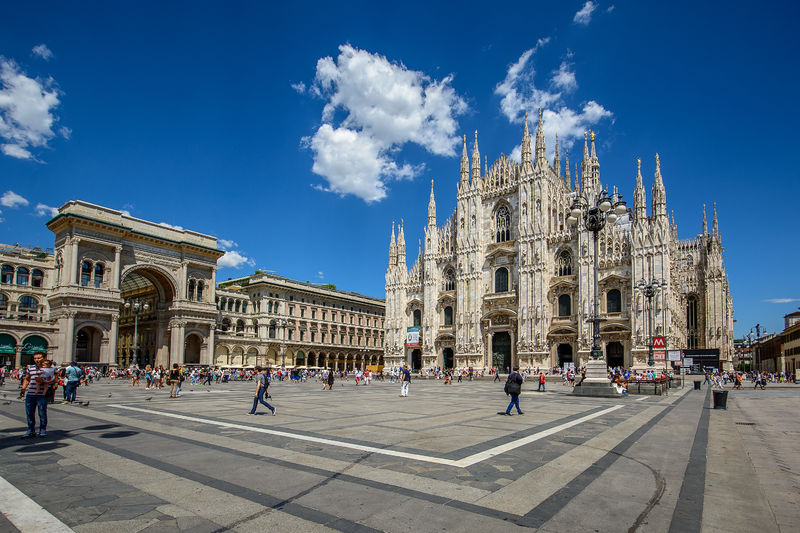 Soubor:Piazza del Duomo-2016-Flickr.jpg