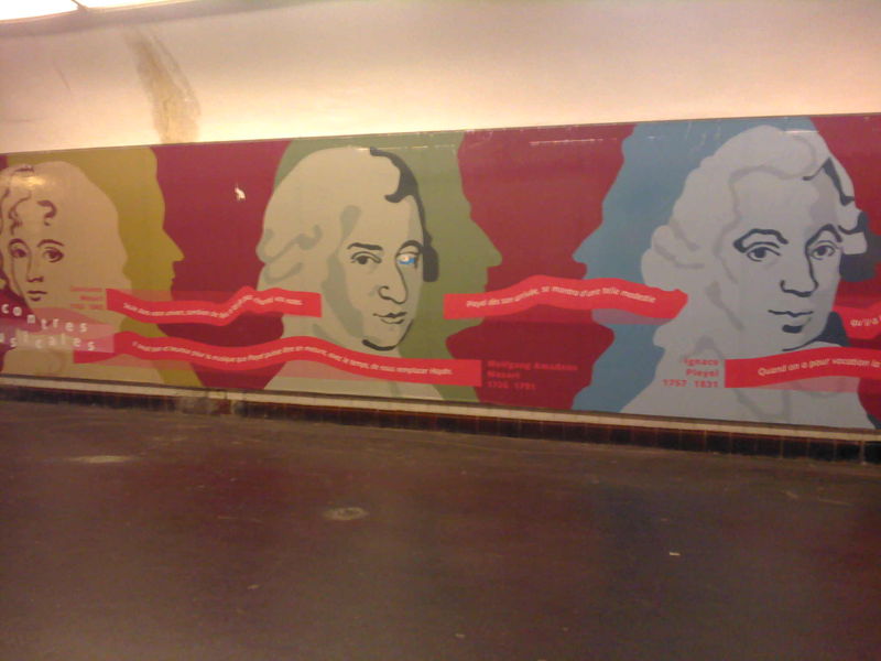 Soubor:Métro Carrefour Pleyel 1.jpg