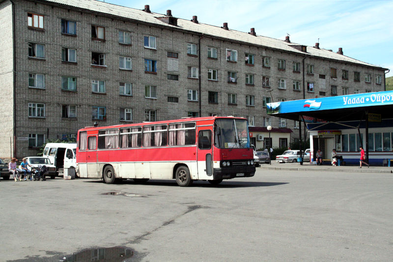 Soubor:Gorno-altajsk 03 bus-station.jpg