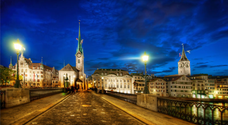 Soubor:Bridges in Zurich HDR.jpg